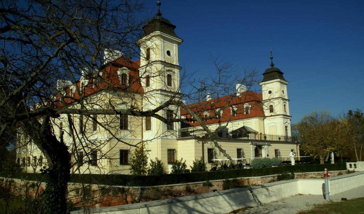 Theresia Chateau - Bernolákovo - Housity