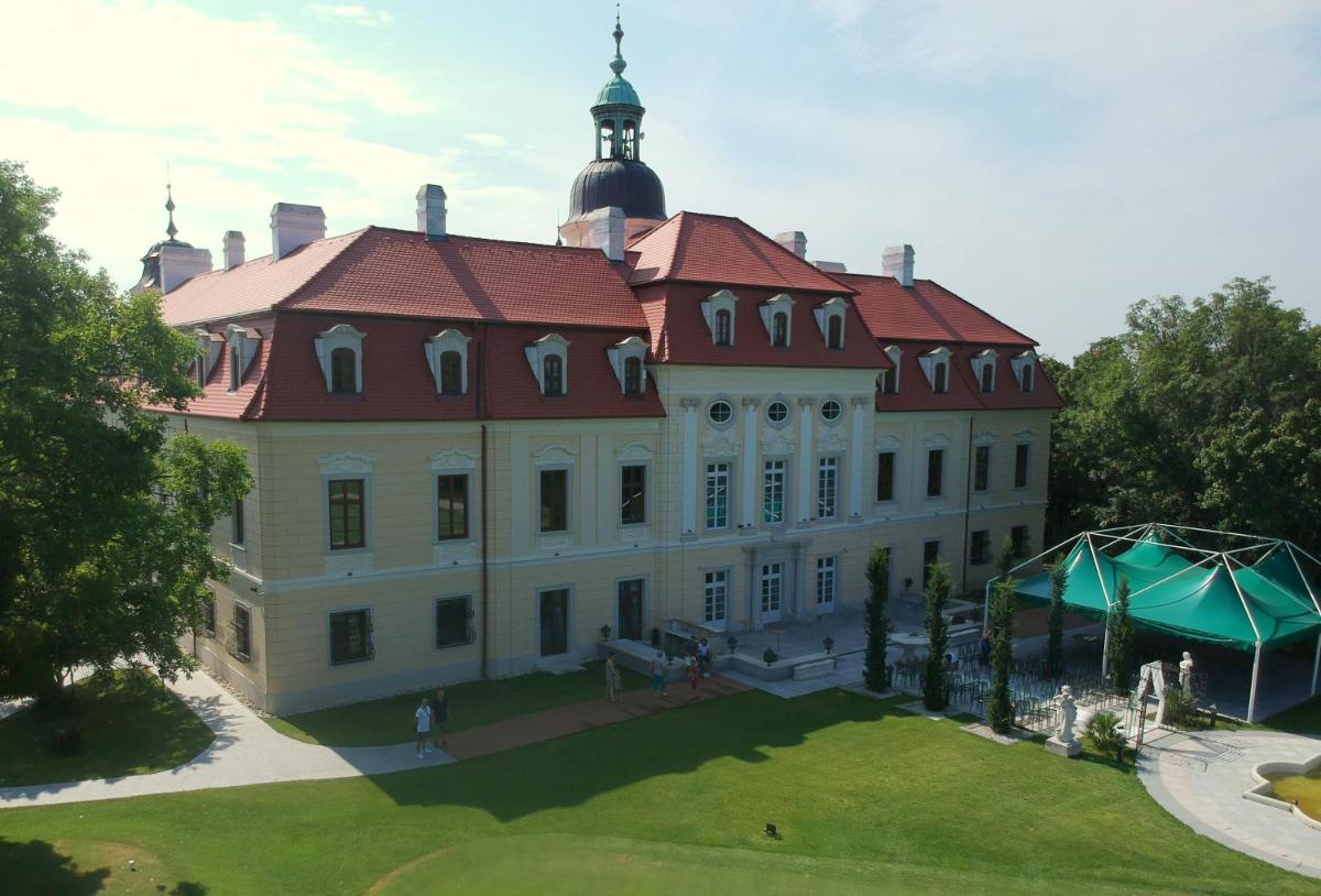 Theresia Chateau - Bernolákovo - Housity