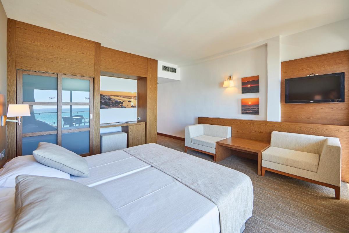 Cama o camas de una habitación en Hotel Playa Golf - Adults Only
