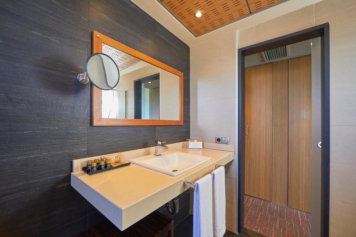 Un baño de Hotel Playa Golf - Adults Only