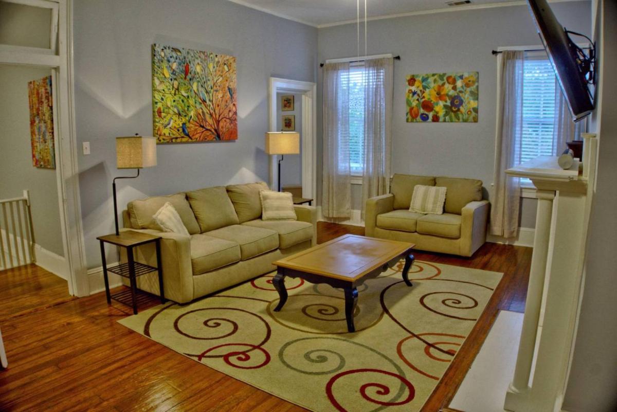 Downtown Savannah Oasis - Housity