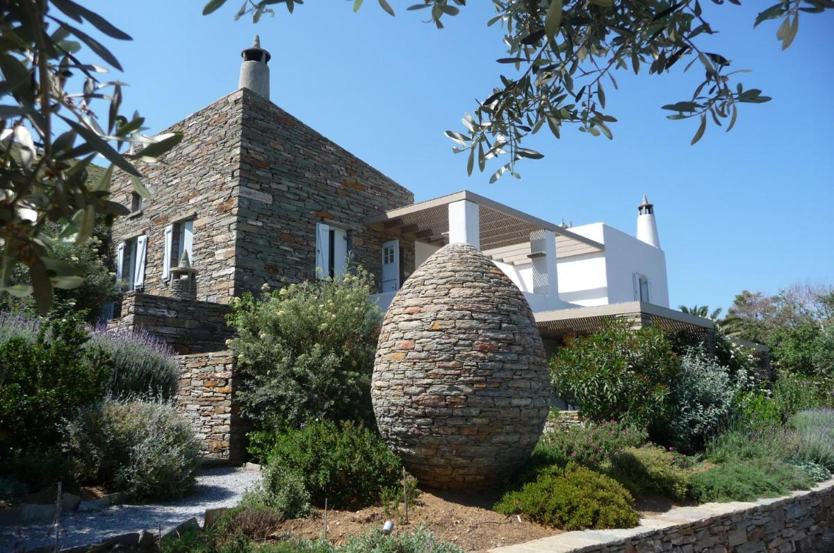 Red Tractor Farm - Housity