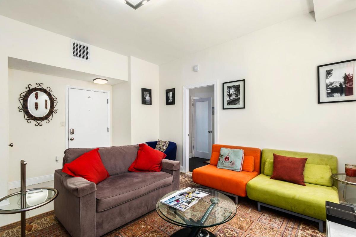 Two Bedroom Two Bath Apartment 2 Block to Beach - Housity