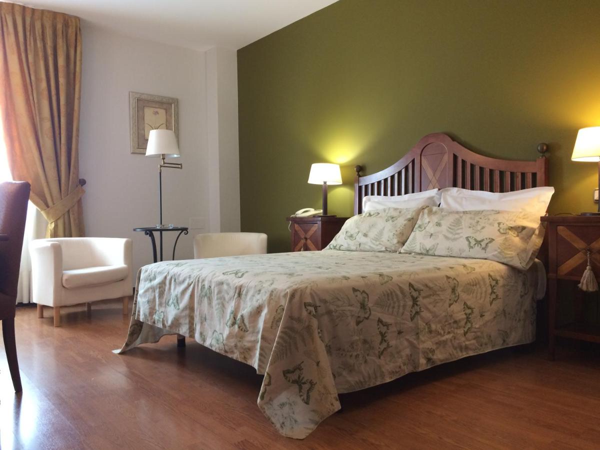 Hotel Villa De Ferias - Housity