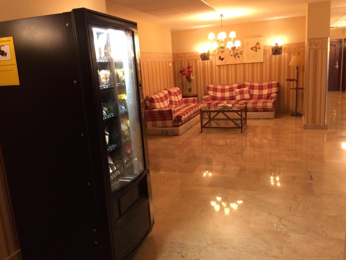 Hotel Villa De Ferias - Housity