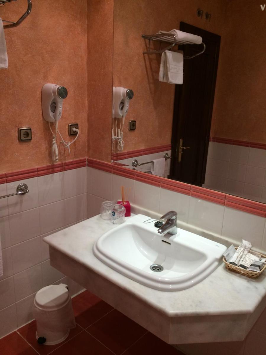 Hotel Villa De Ferias - Housity