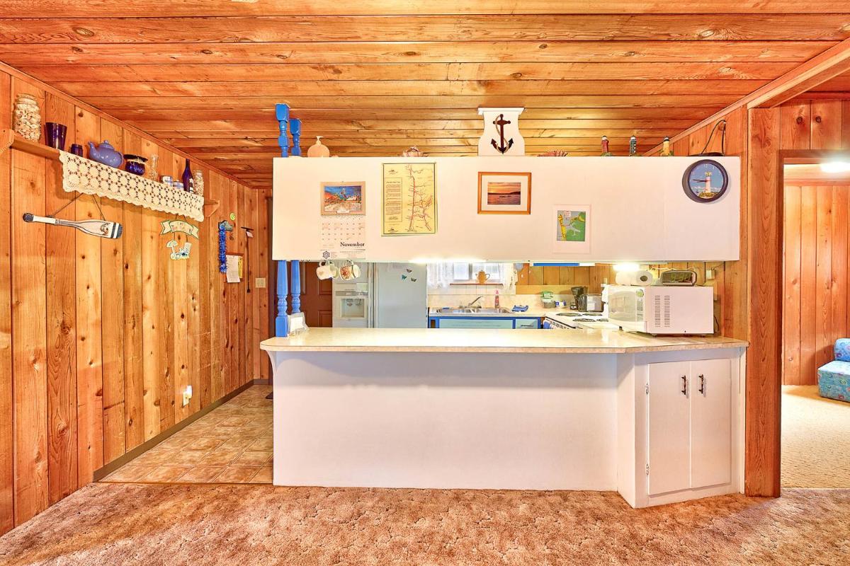 Crews Quarters - Housity