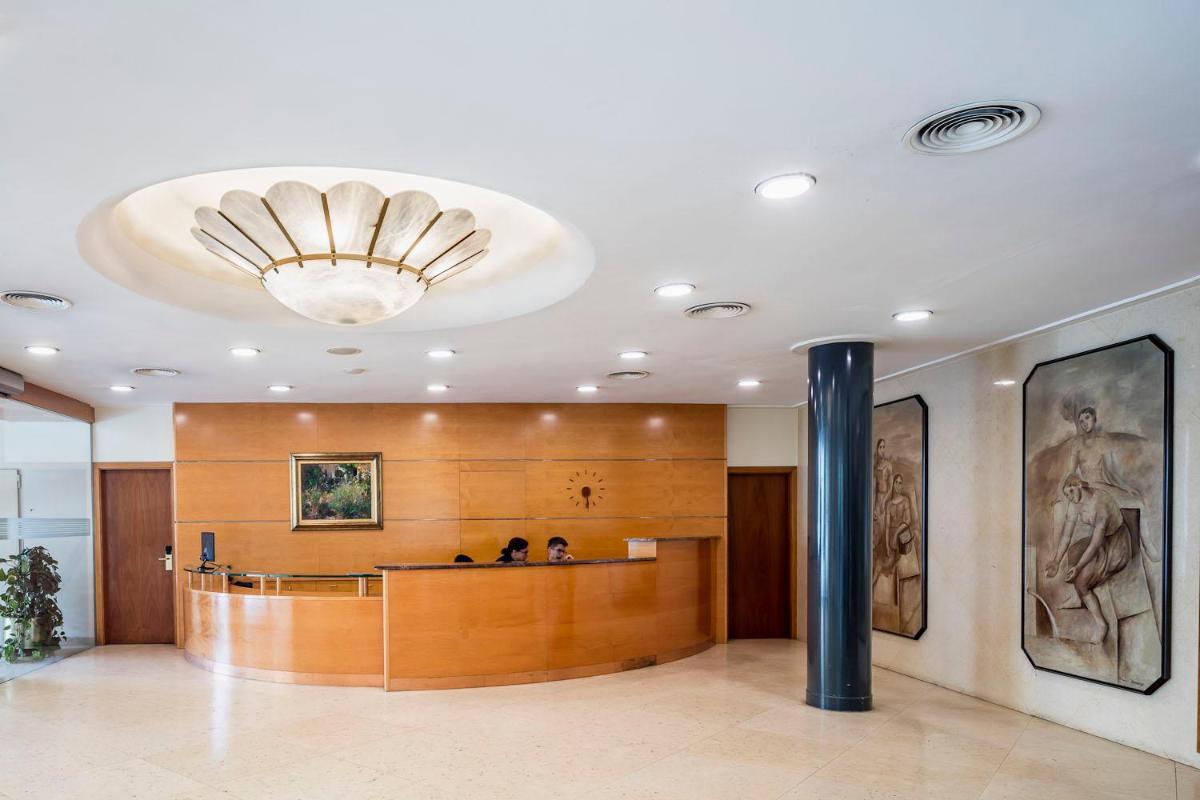 El vestíbulo o zona de recepción de Balneari Termes Victòria