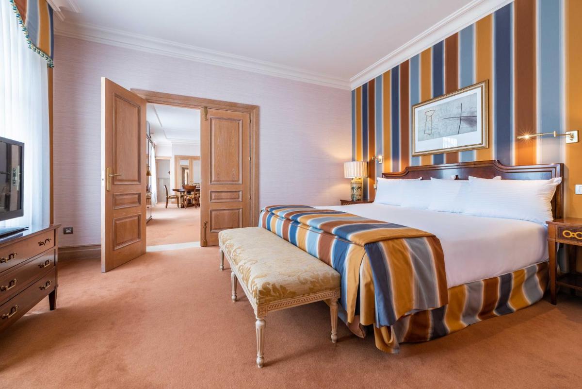 Cama o camas de una habitación en Eurostars Gran Hotel La Toja