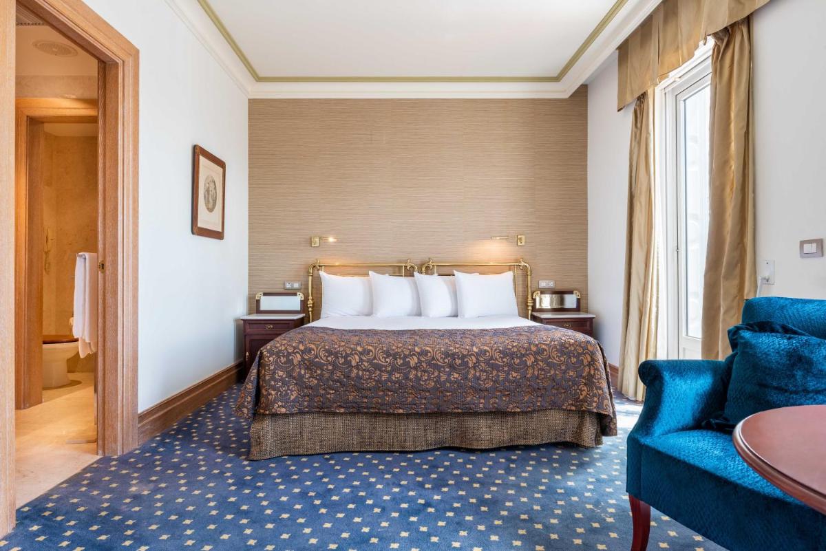 Cama o camas de una habitación en Eurostars Gran Hotel La Toja