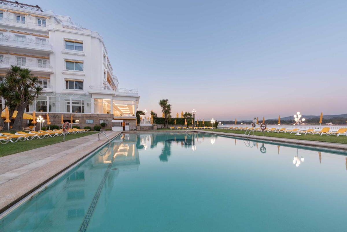 Piscina en o cerca de Eurostars Gran Hotel La Toja