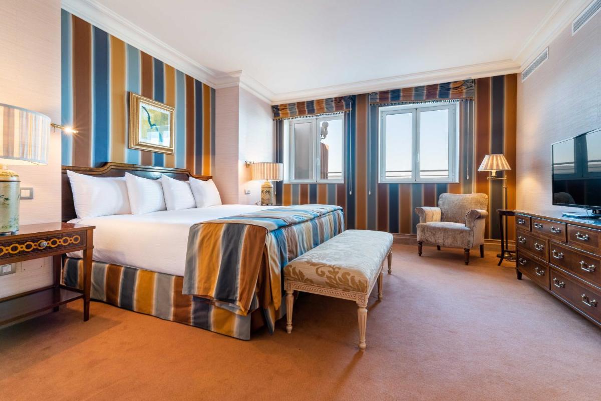 Cama o camas de una habitación en Eurostars Gran Hotel La Toja