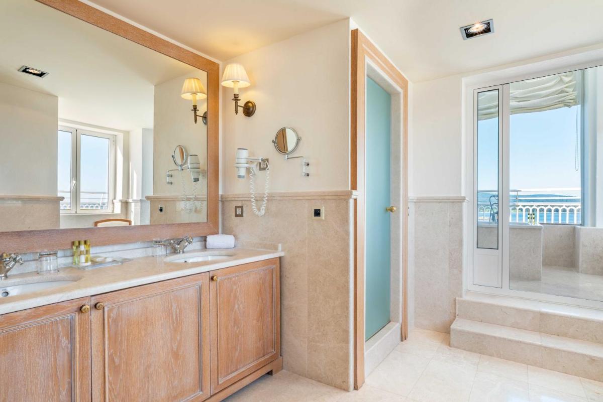 Un baño de Eurostars Gran Hotel La Toja