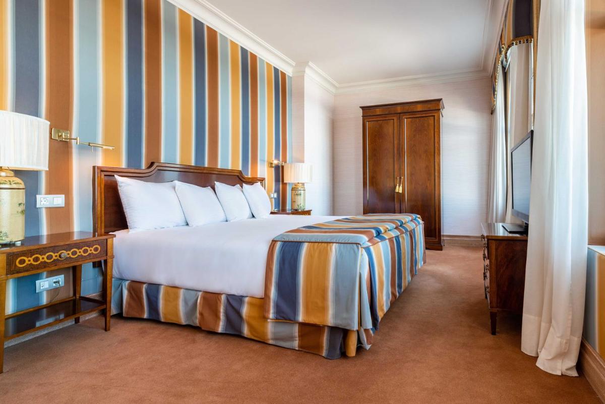 Cama o camas de una habitación en Eurostars Gran Hotel La Toja