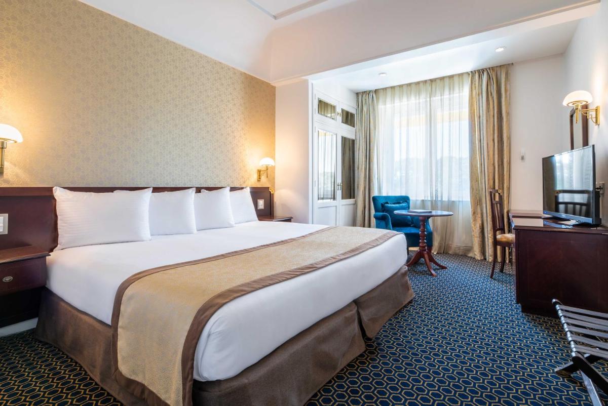 Cama o camas de una habitación en Eurostars Gran Hotel La Toja