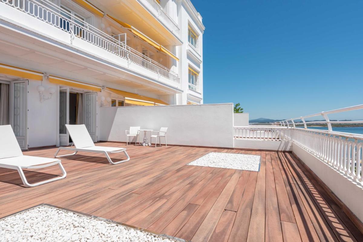 Un balcón o terraza de Eurostars Gran Hotel La Toja