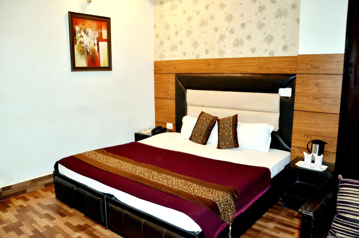 Hotel B.R. Inn - Housity