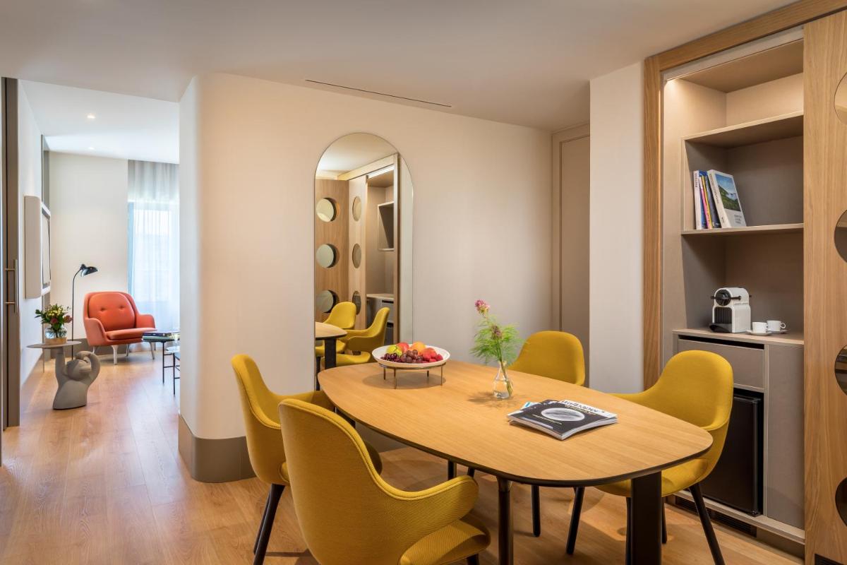 Una cocina o zona de cocina en Barceló Torre de Madrid