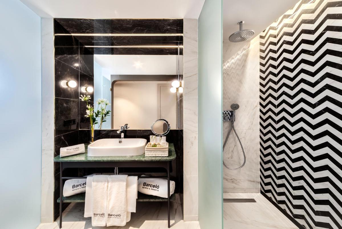 Un baño de Barceló Torre de Madrid