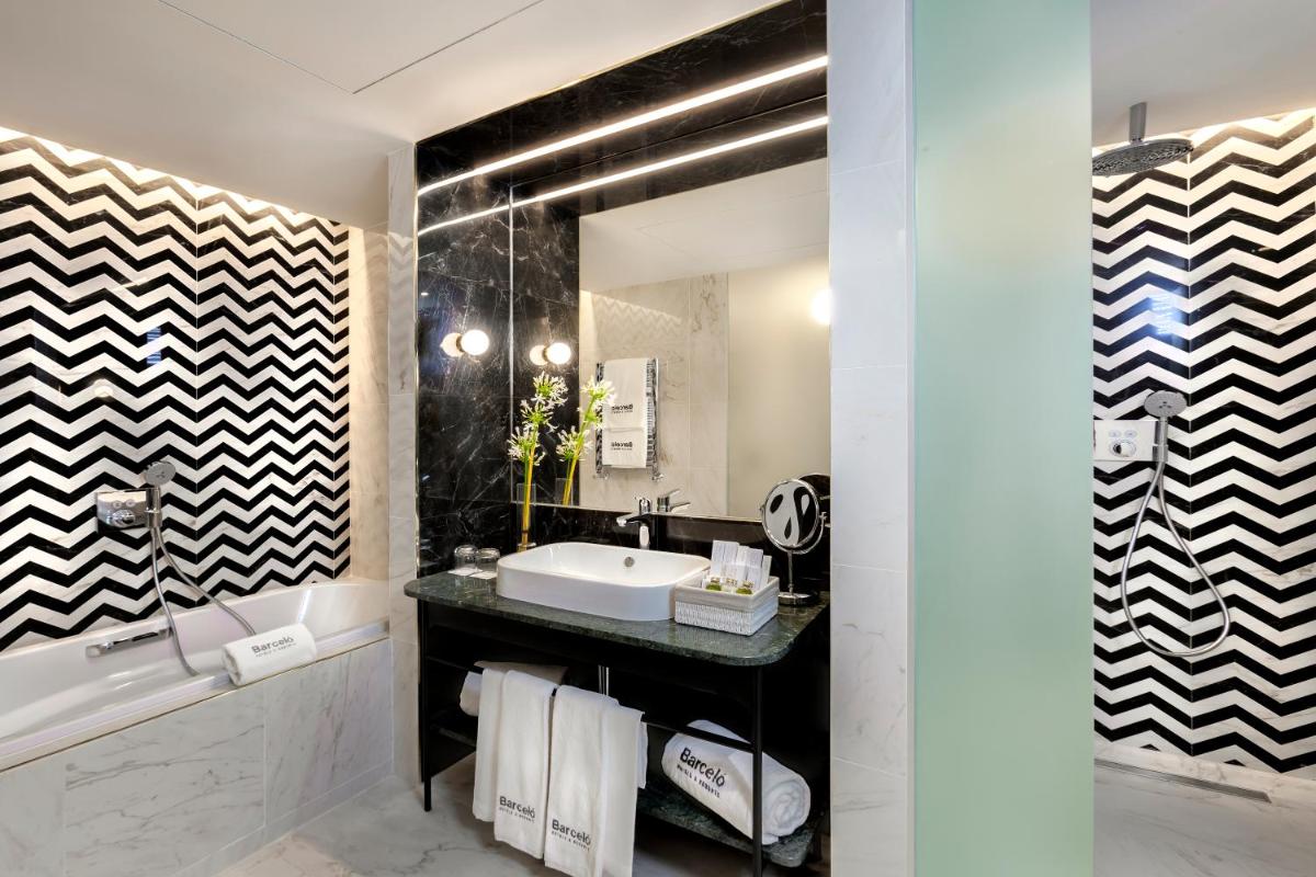 Un baño de Barceló Torre de Madrid
