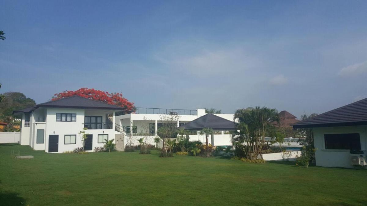WOGAN HOUSE - The Best of Luxury Pool Villa - Housity