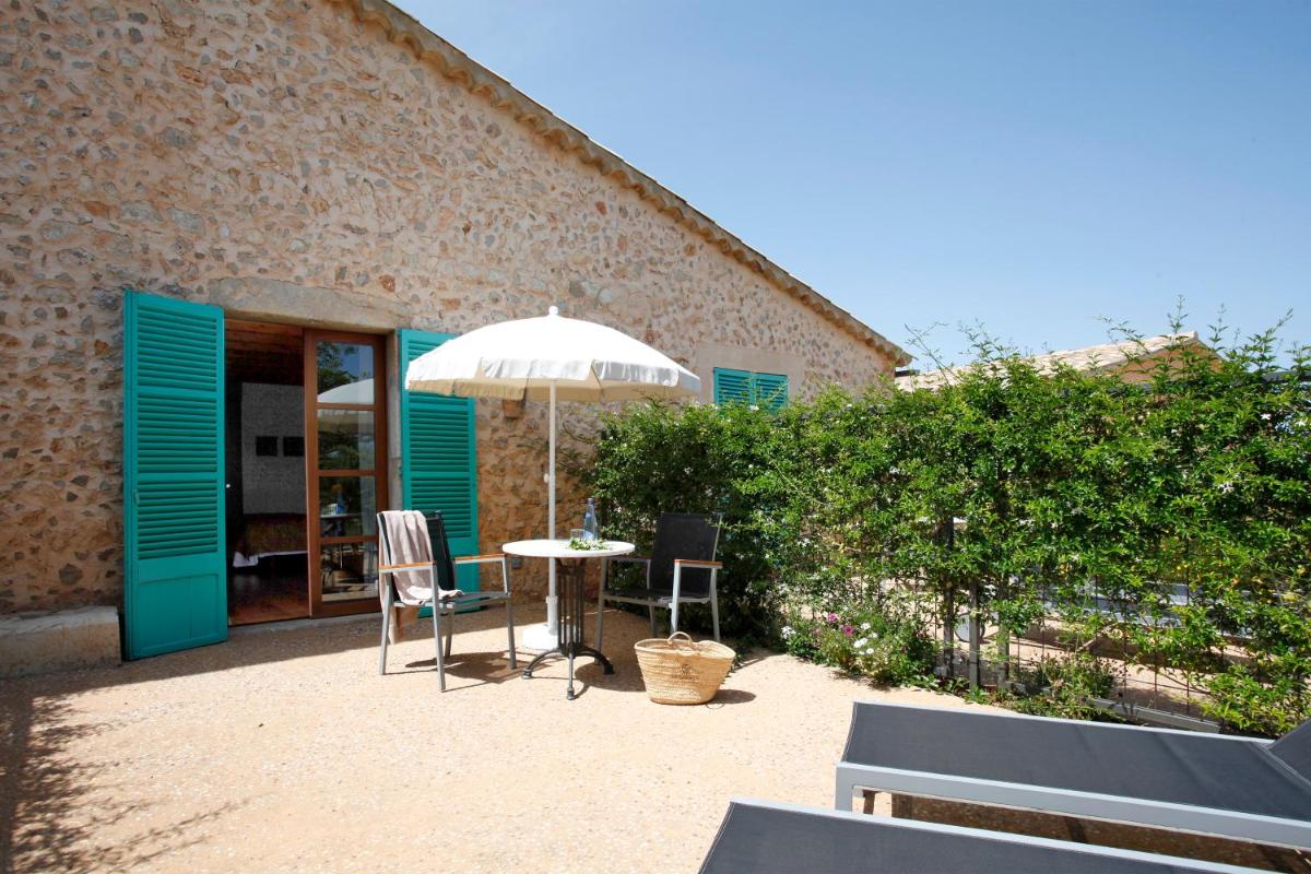 Un patio o zona al aire libre en Sa Cabana Hotel & Spa - Adults Only