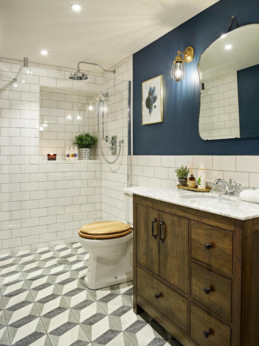 Rivers Street Townhouse - Garden Maisonette - Housity
