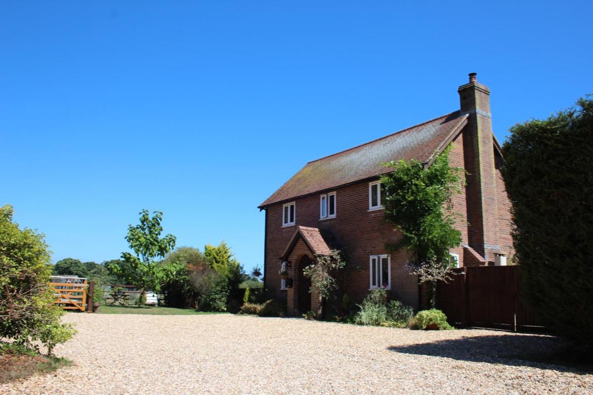 Graceland Farm B&B - Housity