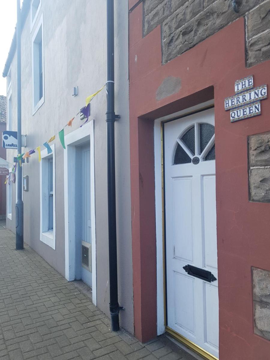 The Herring Queen - Housity