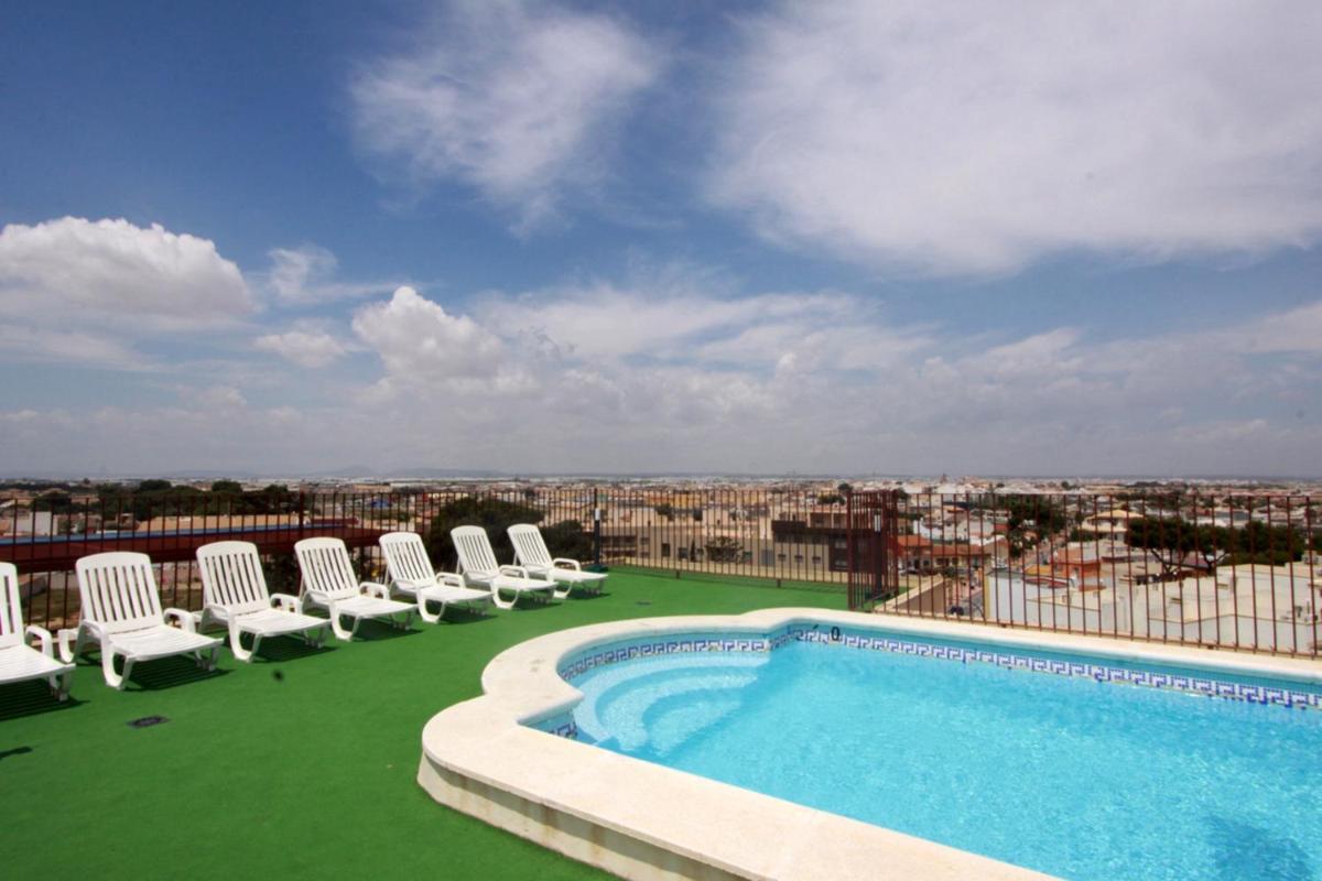 Hotel Traíña - Housity