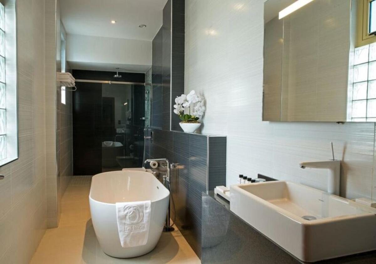 The Envoy Hotel Abuja - Housity