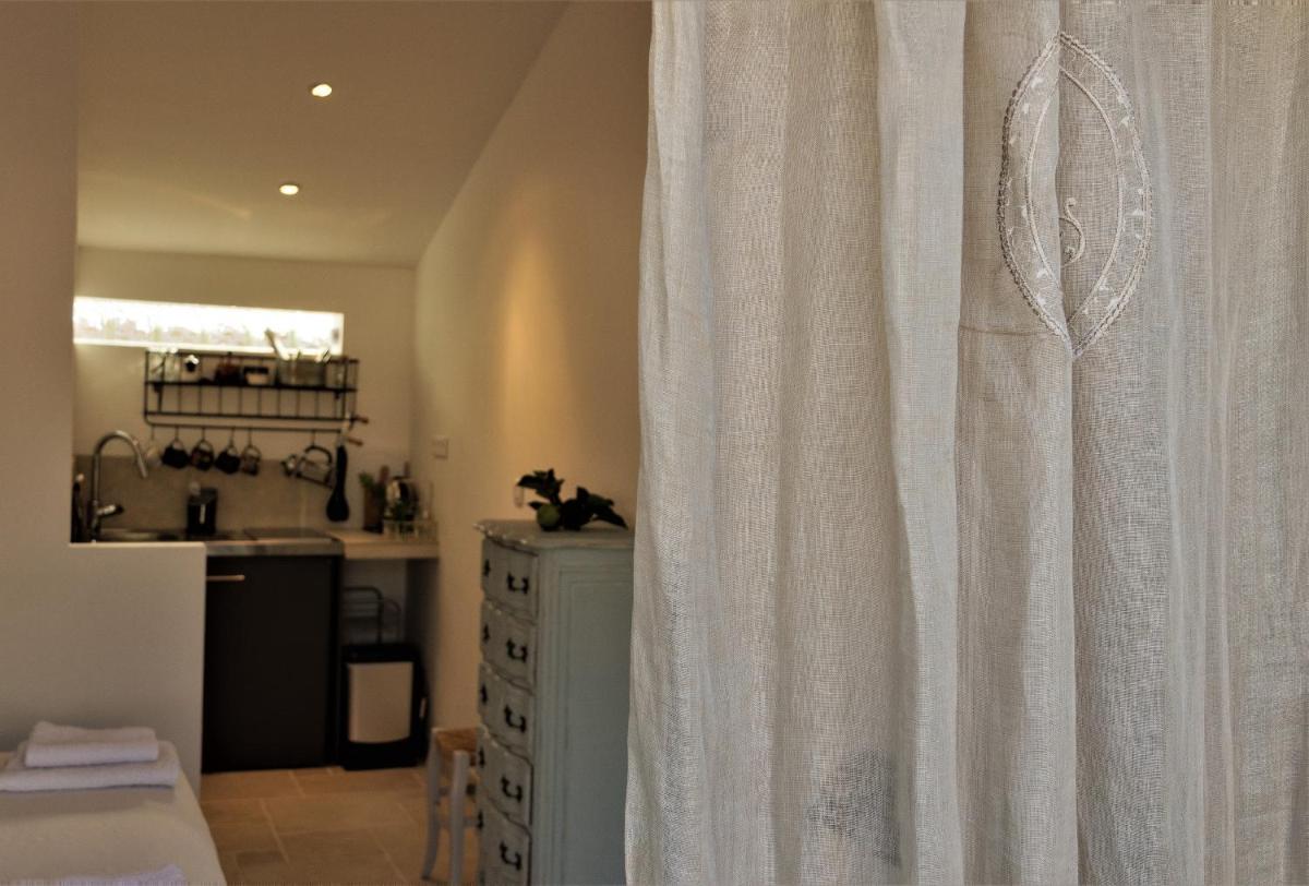 Le Chat Sur Le Toit - Housity