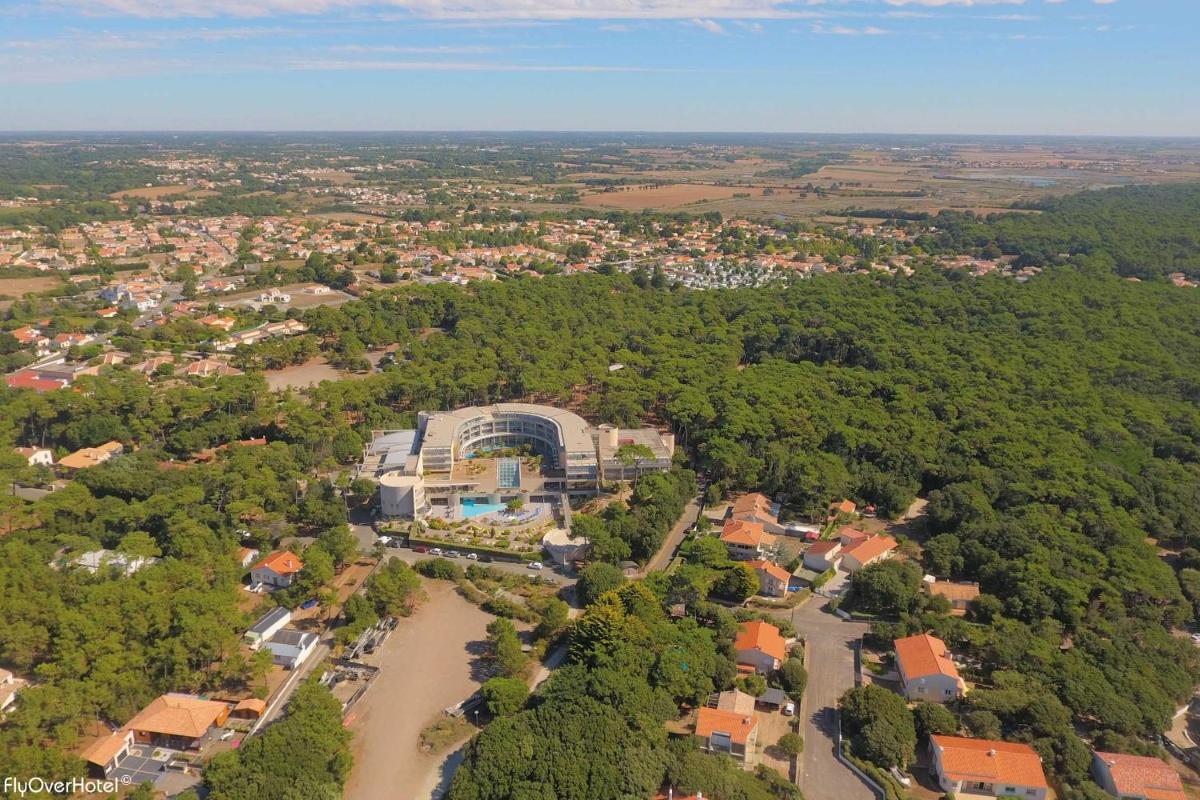 Vue panoramique sur l'établissement Club Vacances Bleues Les Jardins De l'Atlantique