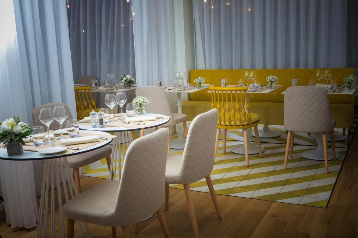 Coin salon dans l'établissement Sofitel Golfe d'Ajaccio Thalassa Sea & Spa