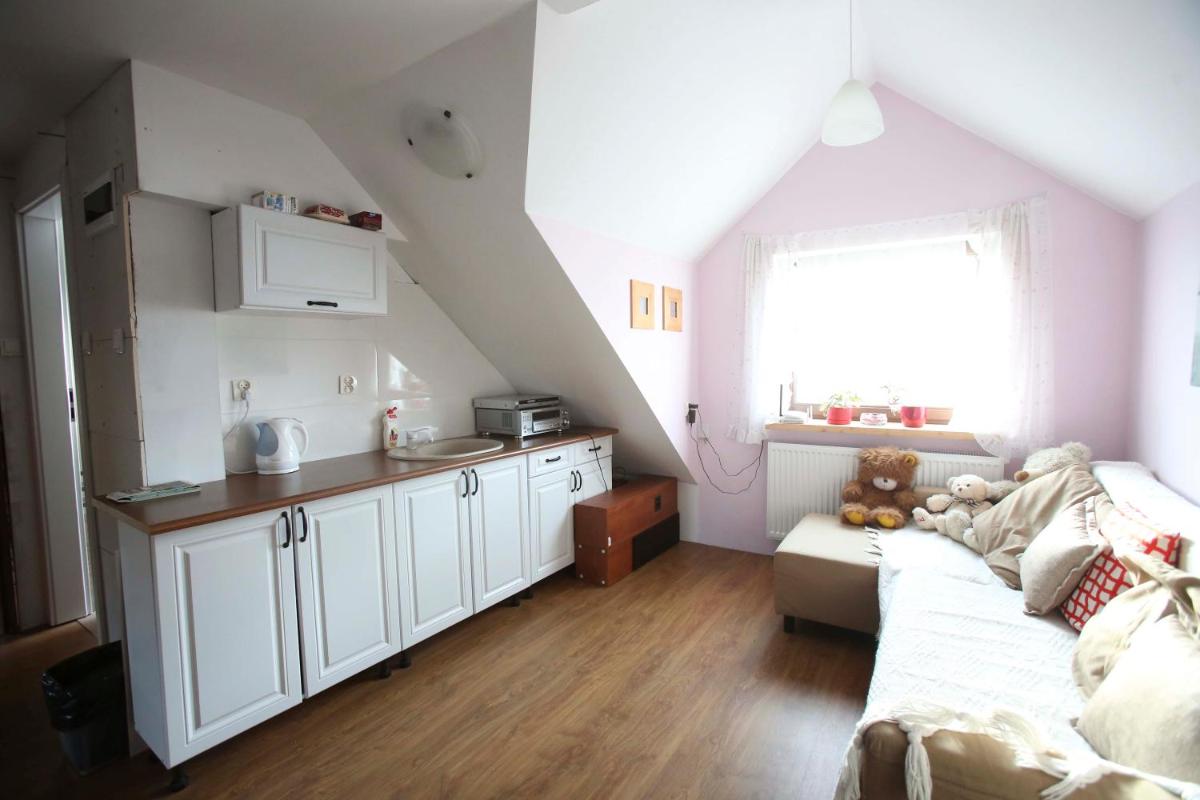 Wrotyczowe Pola - Housity