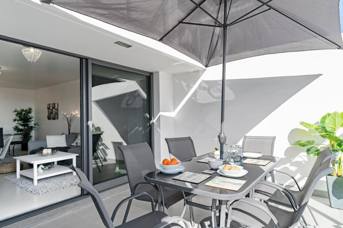 Caniço VI by An Island Apart - Housity