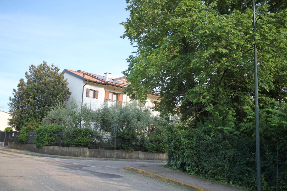 La Casa Bianca Loc.Turistica - Housity