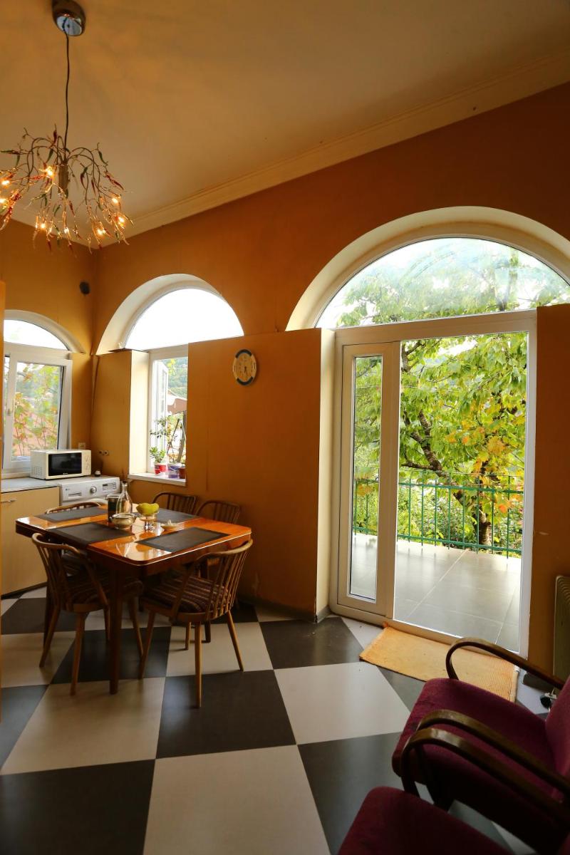 Guest House Pirosmani 60 - Hizvo