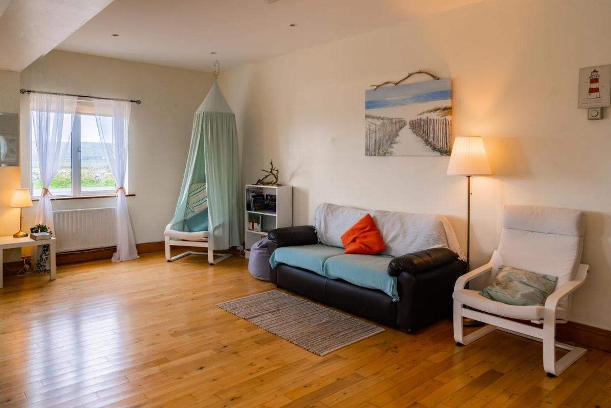 Aran Walkers Lodge - Housity
