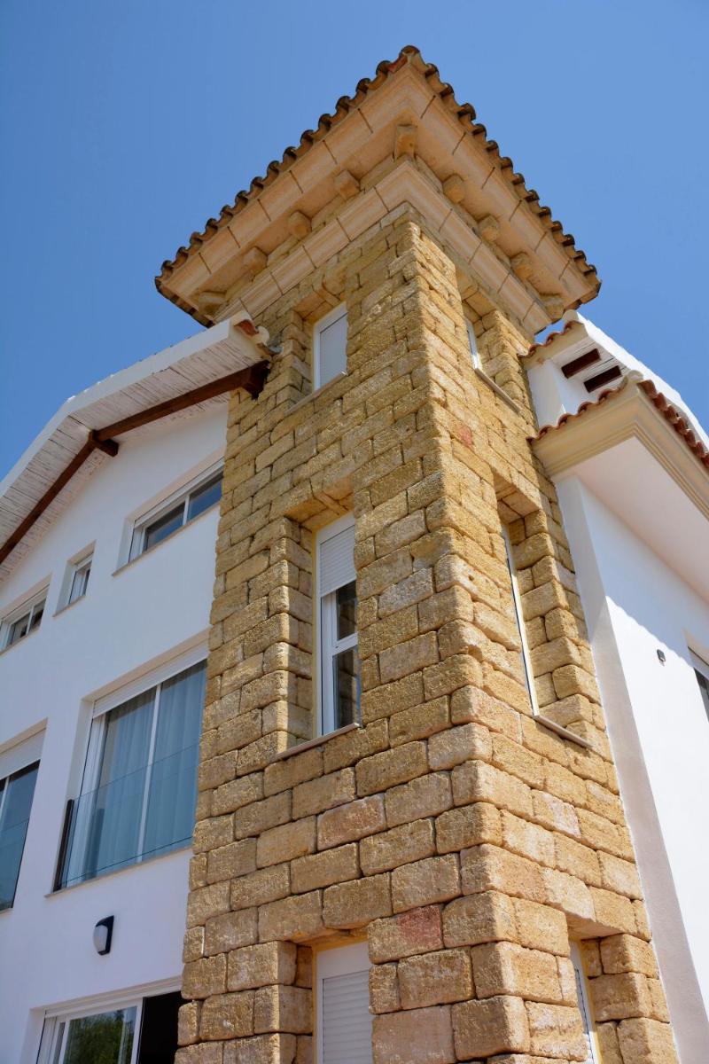 Apartamentos Turísticos El Lago - Housity