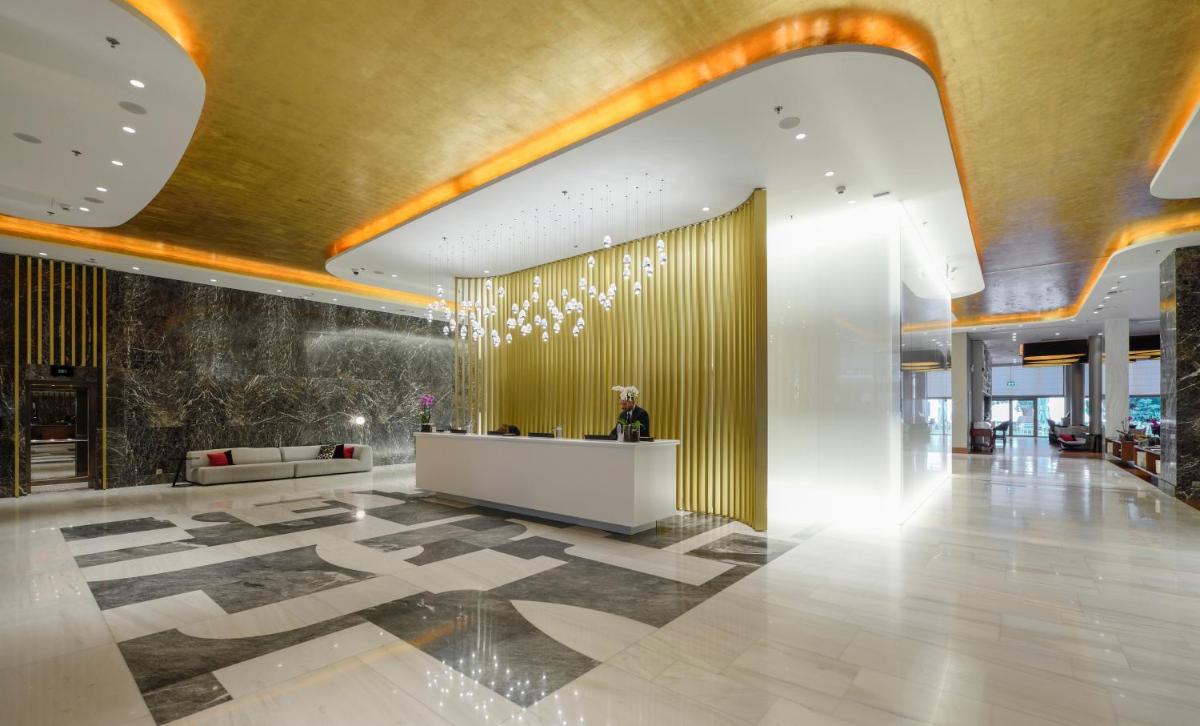 Suitetrails - Makedonia Palace