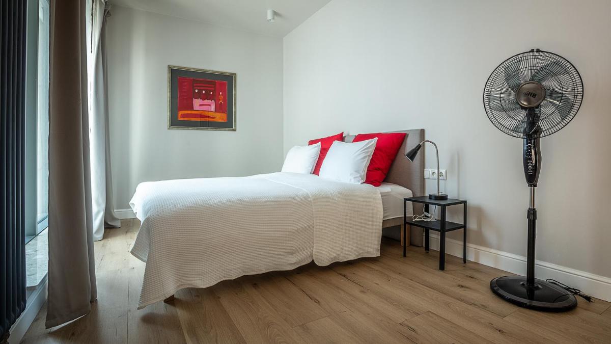 VIU Old Town Balcony - Housity