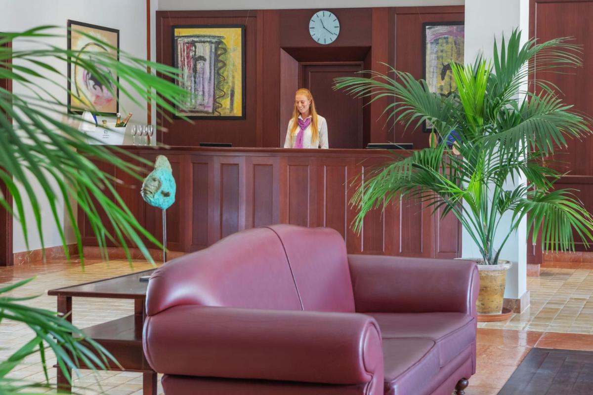 Zona de estar de La Quinta Menorca by PortBlue Boutique - Adults Only