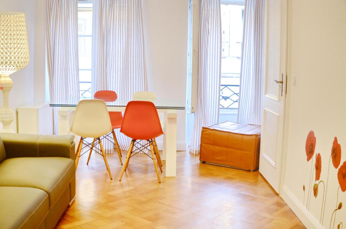 Quatre Chaises - Housity