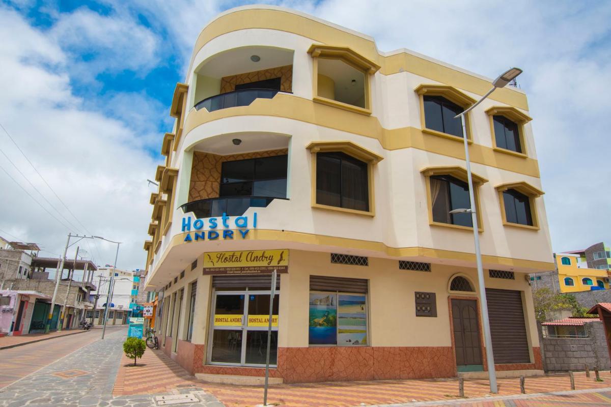 Hostal Andry - Housity