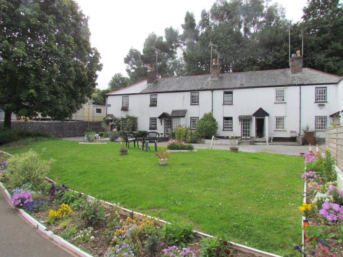 Gardener's Cottage - Housity