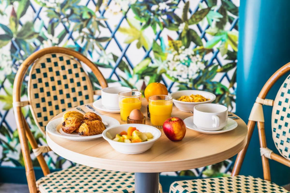 Nourriture dans l'hôtel ou à proximité