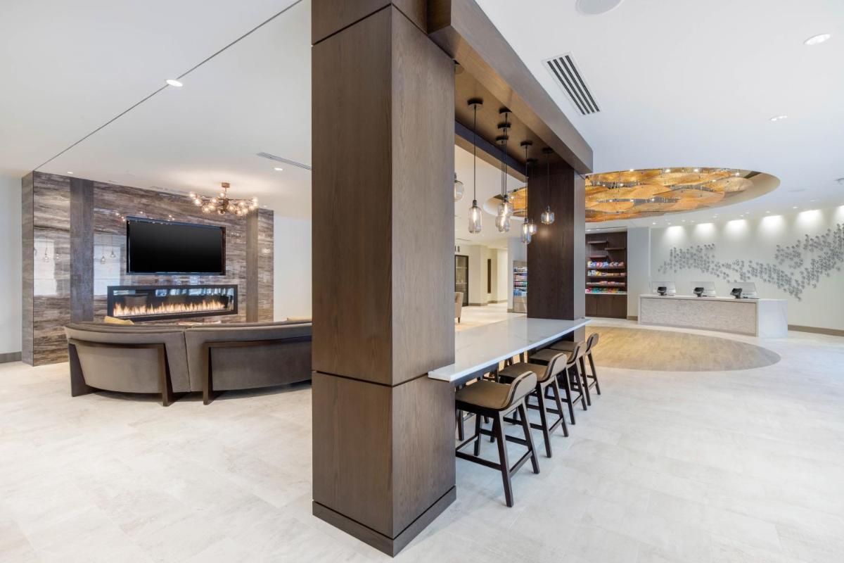 Cambria Hotel College Park - Housity