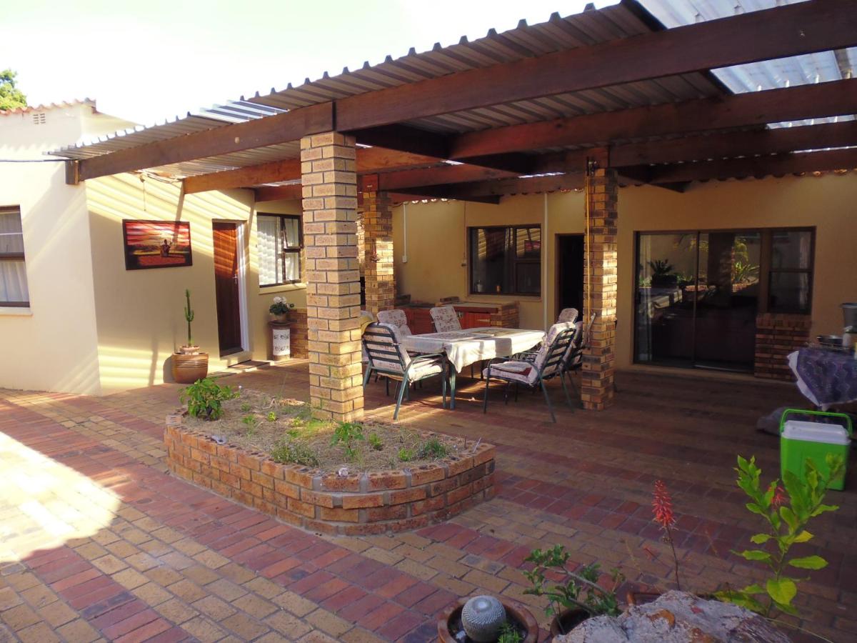 Hilltop Getaway - Housity