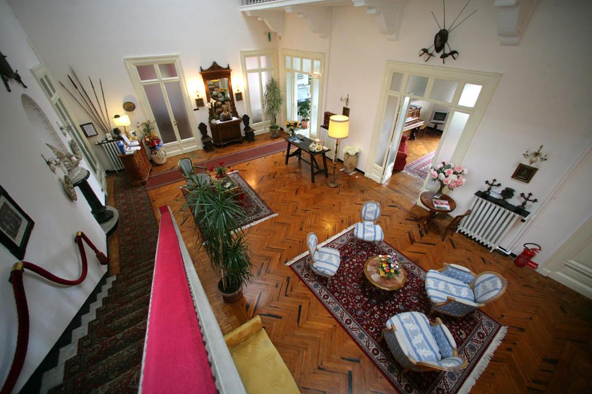 Hotel La Vela-Castello Il Rifugio - Housity
